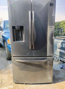 Samsung Black 3-Door French Door Fridge with Ice and Water Dispenser, Gently Used