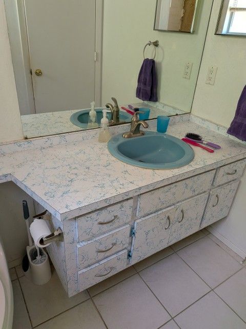 Retro 1977 Bathroom Vanity