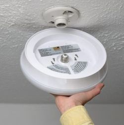 Spin Light 11 in. LED Flush Mount Ceiling Light High Output 1600 Lumens 22-Watt 4000K Bright White No Bulbs

828


