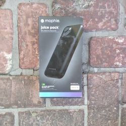 Mophie iPhone 15 Charging Case