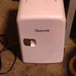 Little Tiny Mighty Mouse Mini Fridge