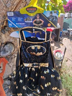 !! Girls New Costume  Batman Size 6 Firm Price