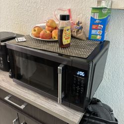 Microwave Oven 