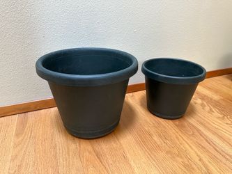 4 planter pots
