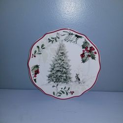 4 Holiday plates 