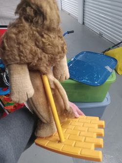 Wizard Of Oz Cowardly Lion Figure 40 Dollars 