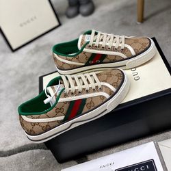 Gucci Size 37 Shoes 