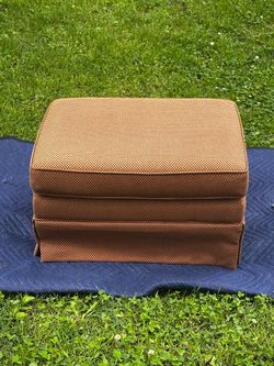 Like new ottoman