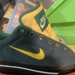 Nike ID (Nike By You) Custom UofO Colors Size 7