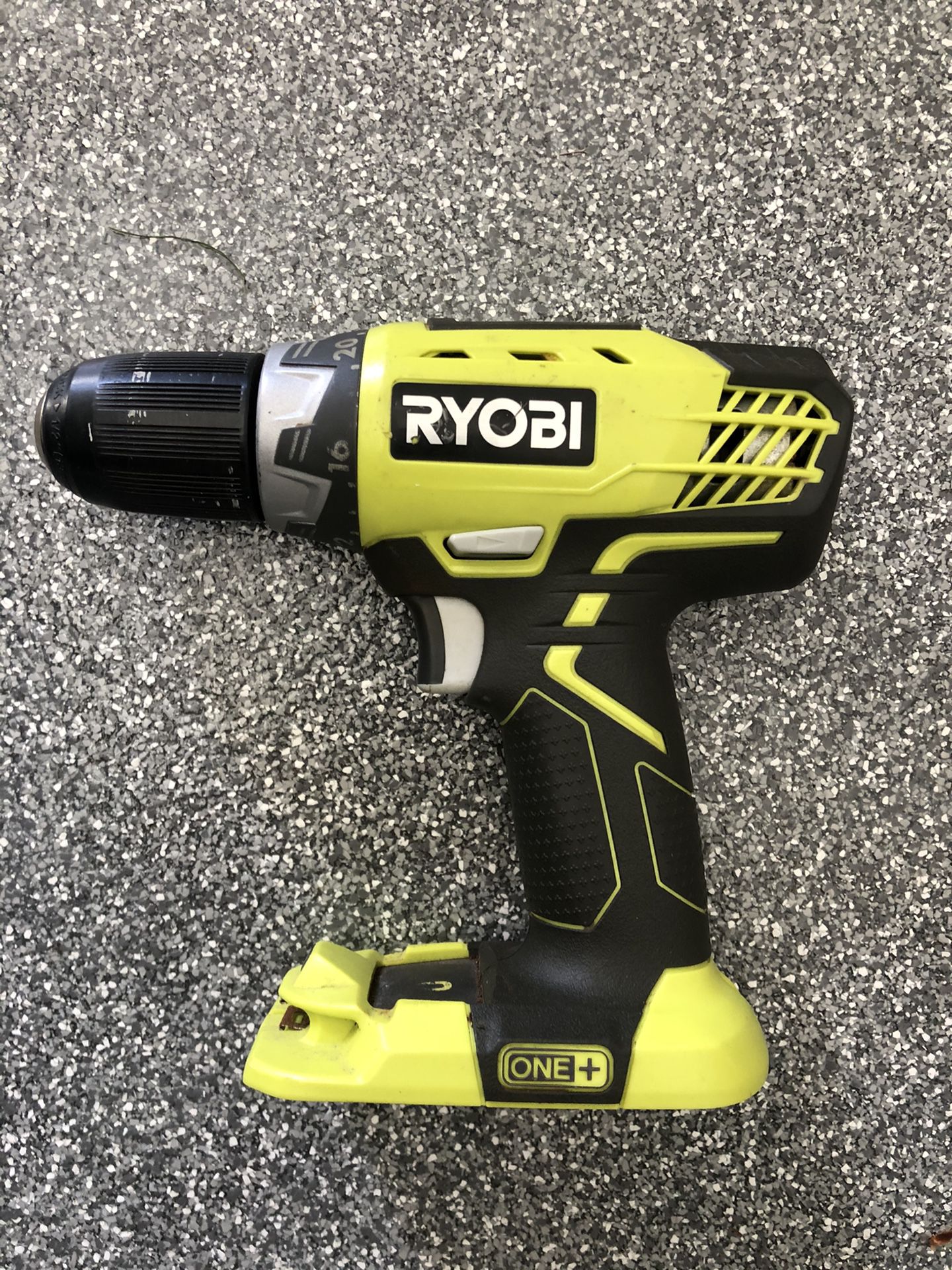 Ryobi 18v drill driver and 2 chargers