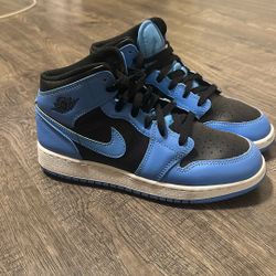 Jordan 1 University Blue 