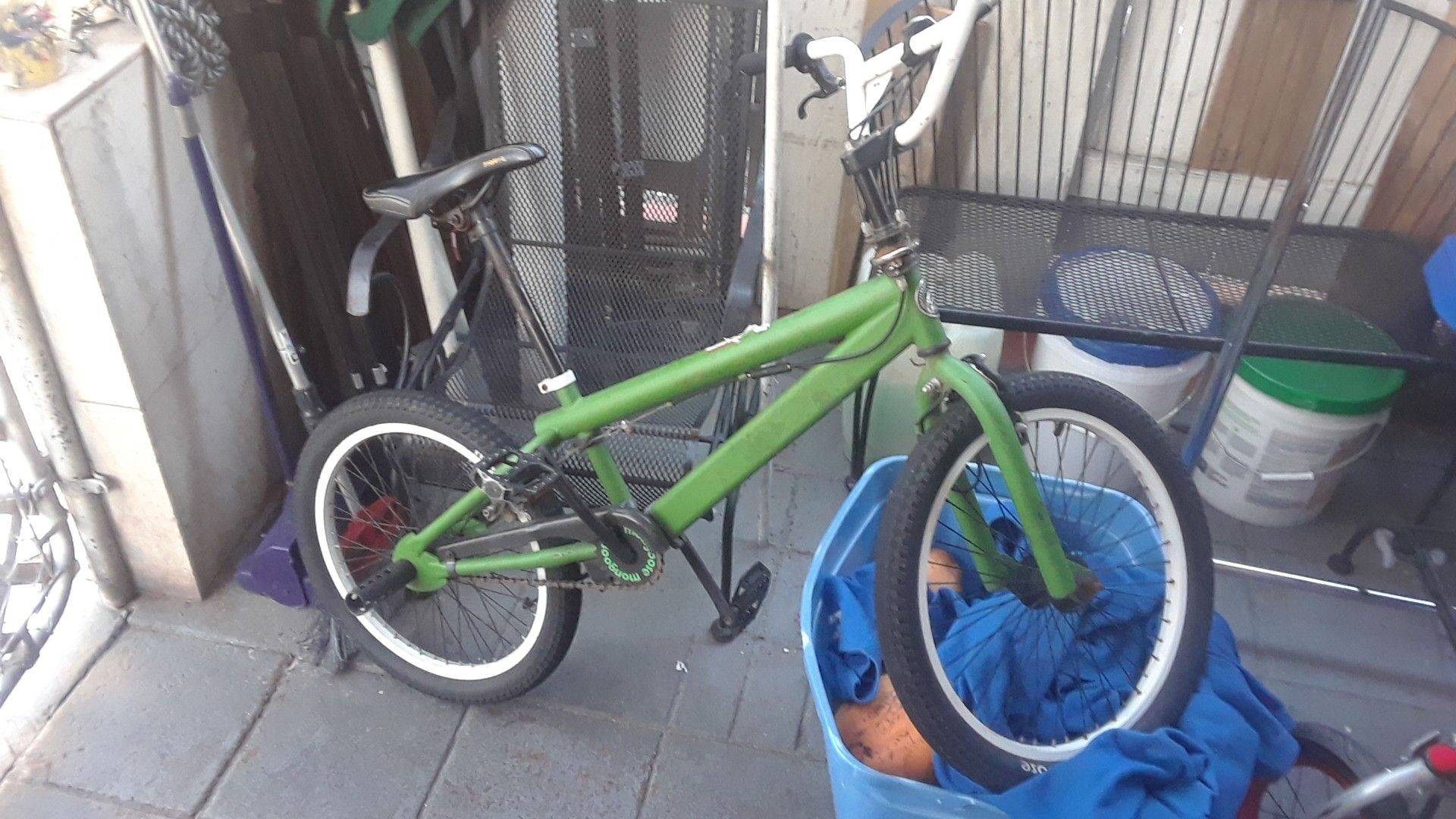 Mongoose bmx bike with rear pegs