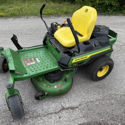 John Deere Z315e Zero turn Mower