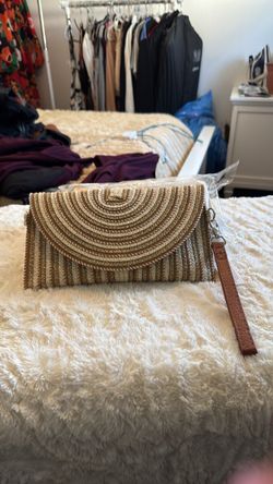 Woven Straw Clutch Bag with Wristlet