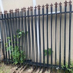 3 Paneles Fence Con Picos Arriba 6’ Altura 8’ Ancho 