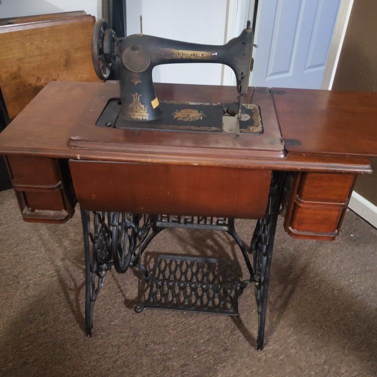 Singer Sewing Maching