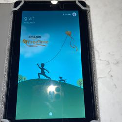 Amazon Kindle Fire 7 -black With Case Screen Protector And Charging Cable