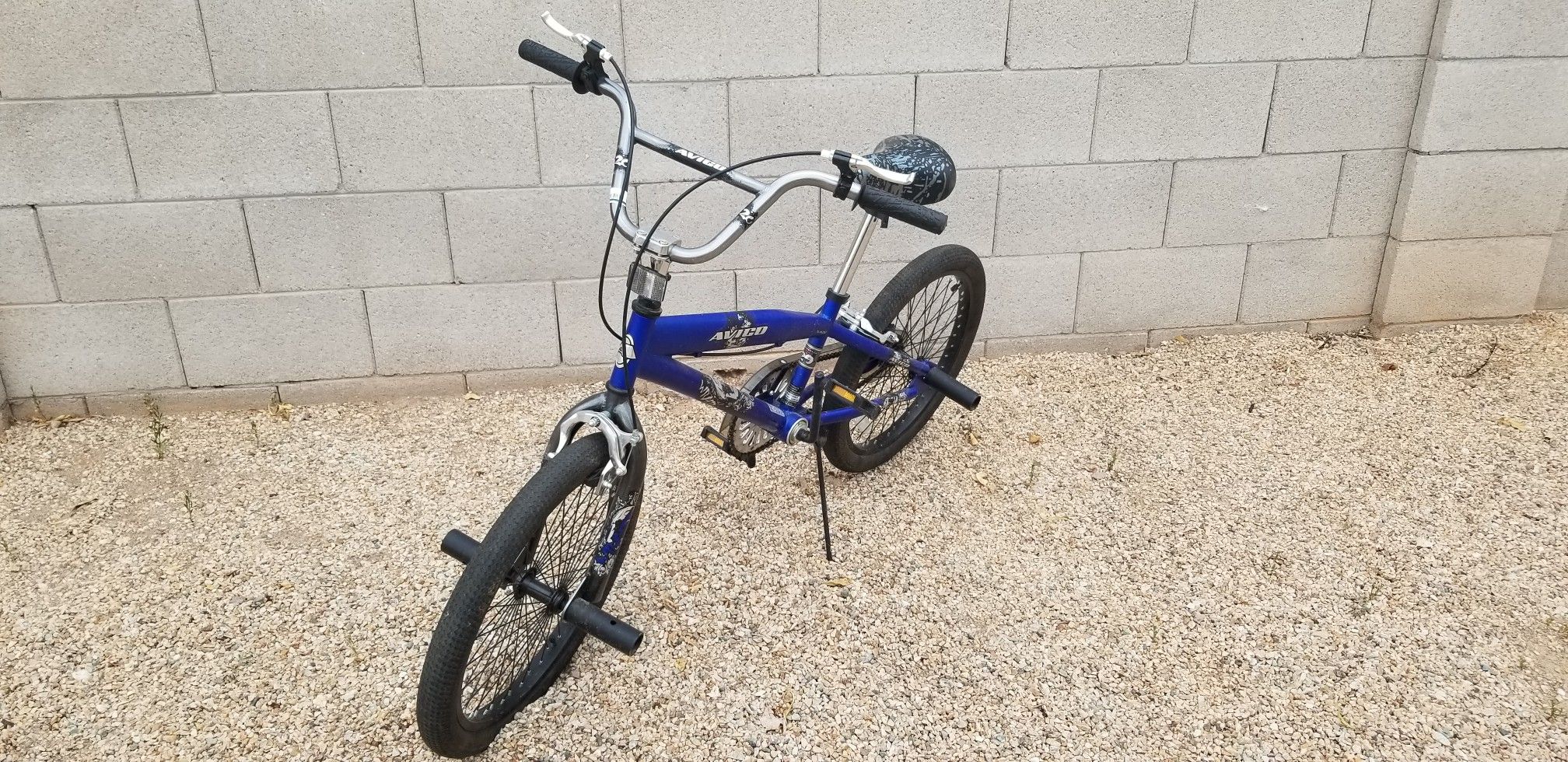 MINT Avigo Wraith BMX Bike 20 Inch