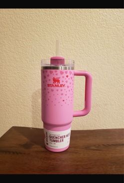 Stanley Quencher H2.0 Tumbler 30oz Pink Hearts