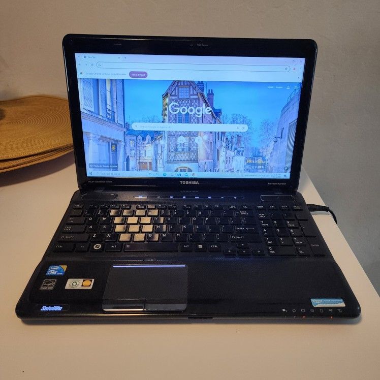 Toshiba Satellite A665 Laptop computer.
** Read full description **
Intel Core i5 M 480 2.6 GHz
4 GB RAM
170 GB SSD
Windows 10. Microsoft office i