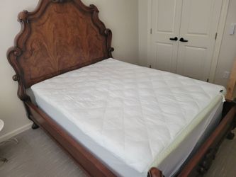 Wood queen bed