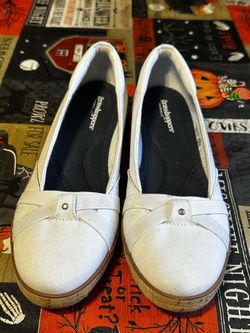 Grasshopper womans shoes