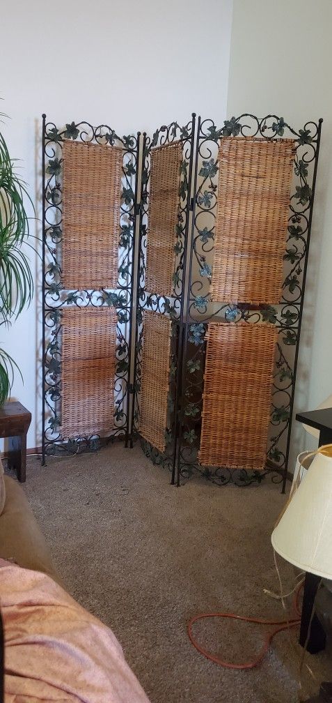 Privacy Panel Room Divider - 3 Panel Wrought Iron - Grape Vine Design