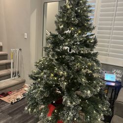 7.5 foot Christmas Tree