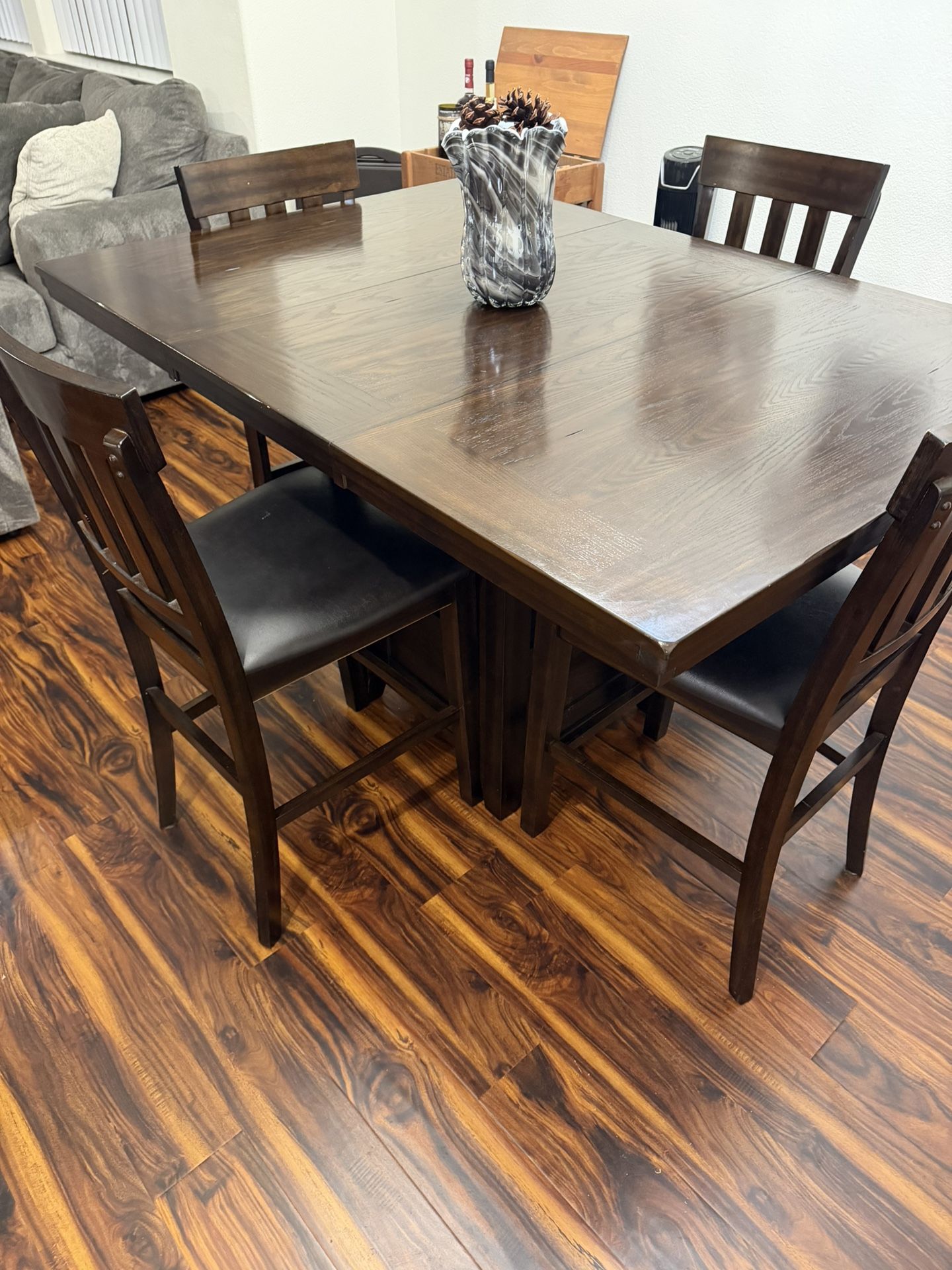 Kitchen Countertop Table W/ Chairs