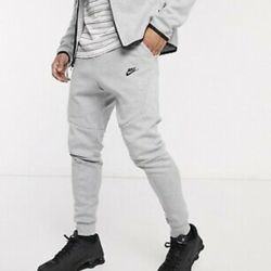 Brand New Mens Nike Sportswear Tech Fleece!