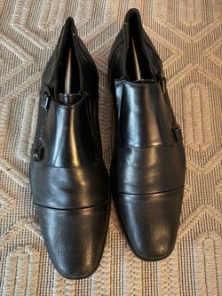 Men’s shoes, size 11