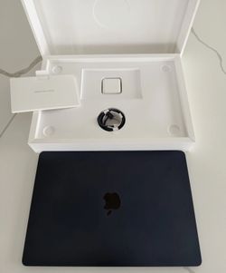 MacBook Air M4 2025 15” 16GB Ram 256GB
