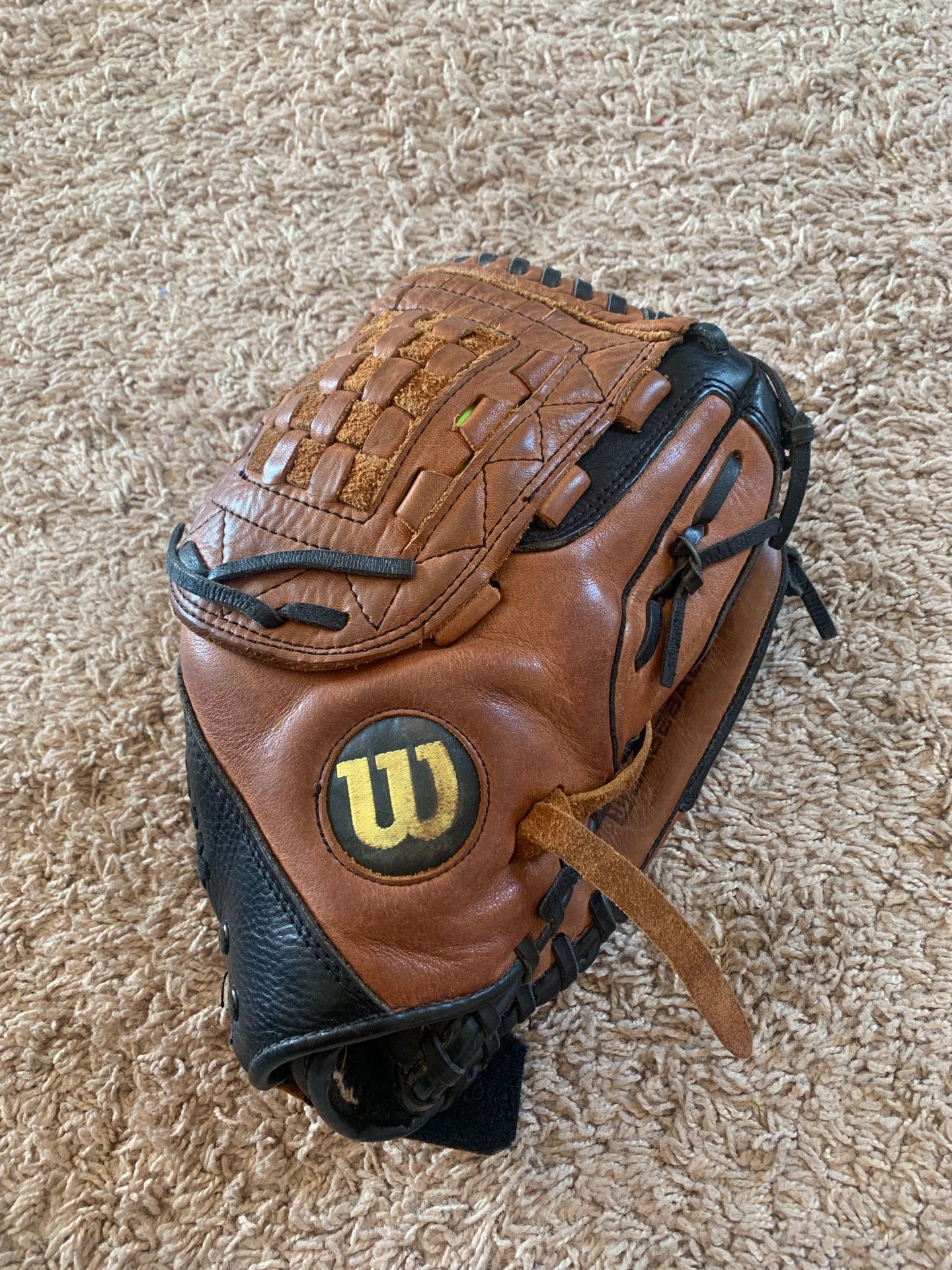 Wilson A500 Softball (baseball) Glove