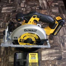 Dewalt 20 Volt Brushless Circular Saw One Battery And Charger