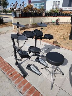 Alesis Turbo Mesh Electric Drum Set