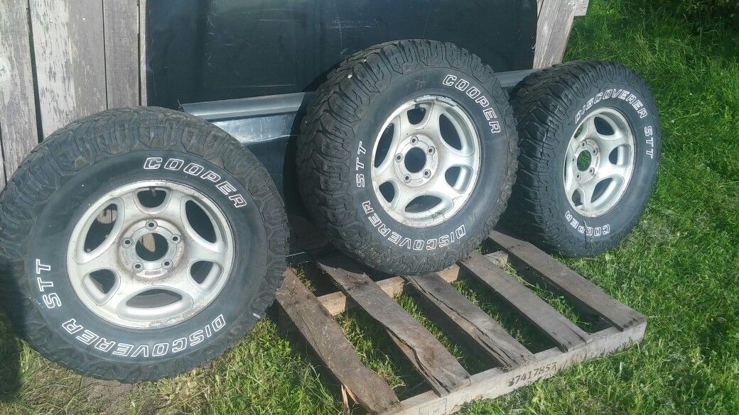 3 Cooper Tires, 265/75R/16, With Ford Aluminum Wheels