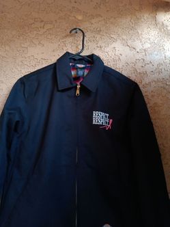 Buena Chacket  de dickies  RESPECT  Size s/ch/p Okey Personas Serias Okey Gracias