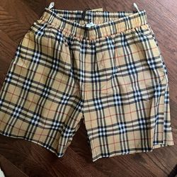 Burberry Shorts (M)