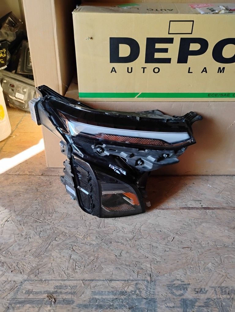2024-2025 Chevy Equinox Headligh Full LED RH OEM