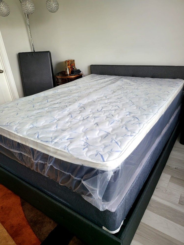 NEW QUEEN PILLOW TOP MATTRESS With BOX SPRING👌