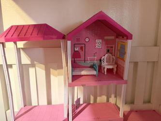Mini doll house