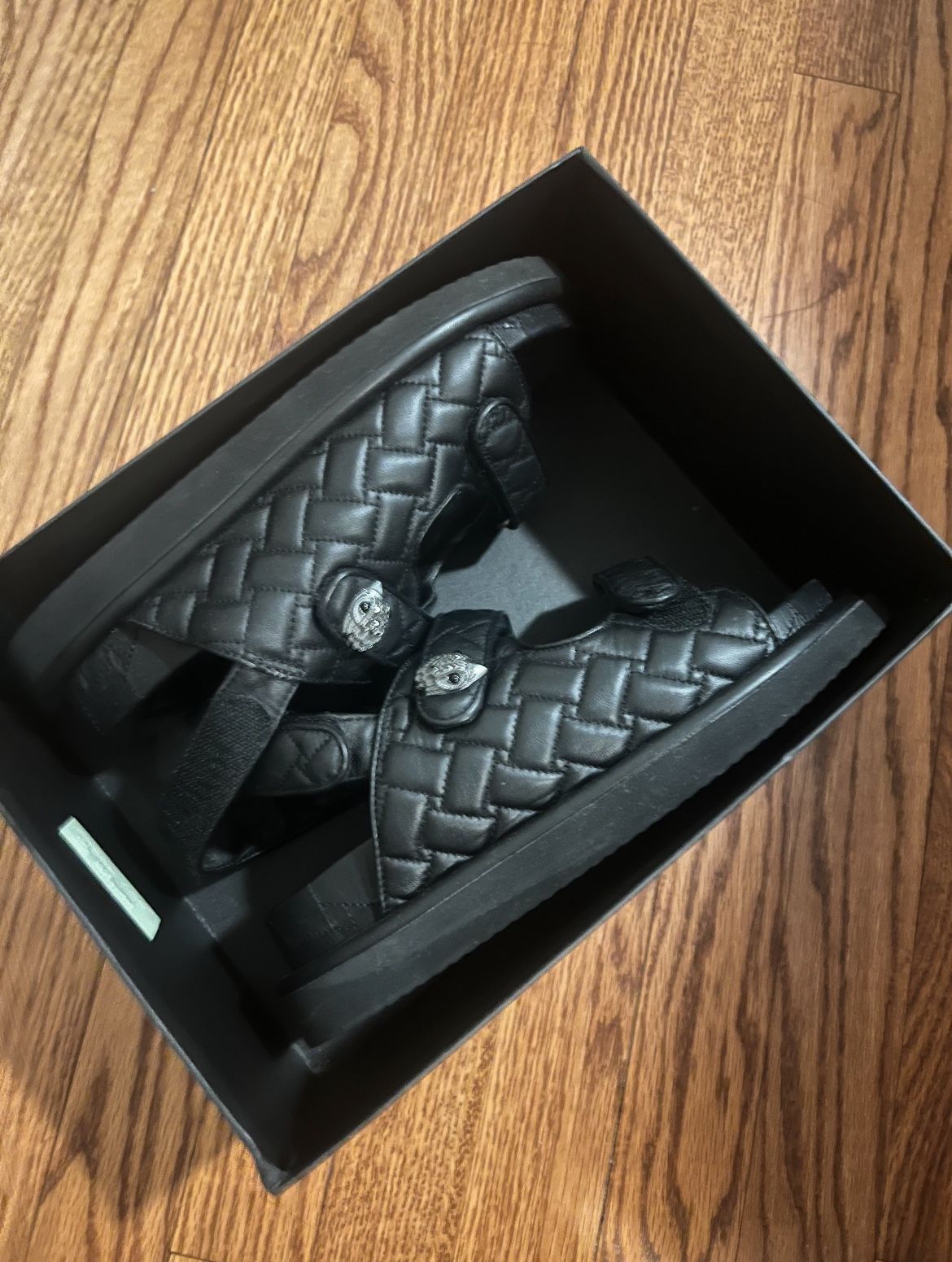 KURT GEIGER LONDON, ORSON SANDAL, BLACK, W9