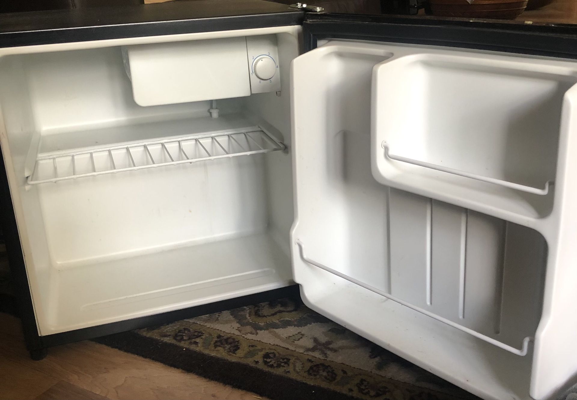 Igloo 1.6 cuft Refrigerator