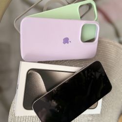 iPhone 15 pro max 256gb Natural Titanium