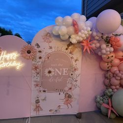 First Birthday Ballon Garland Set Up