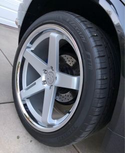 SET OF 4. 22’WHEELS W/TIRES ,