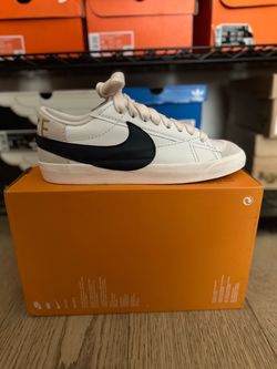 Nike blazer woman’s