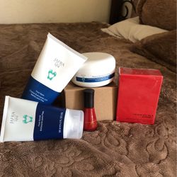 Dale Un Regalo A Mamá Con Una Crema Suavidante Para Sus Pies 