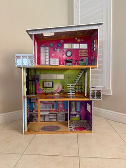 Barbie playhouse with elevator