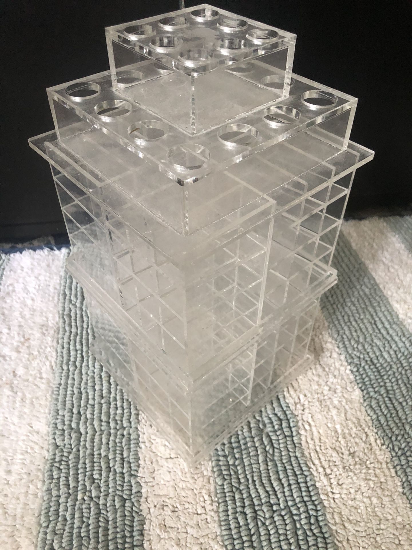 Acrylic rotating lipstick holder